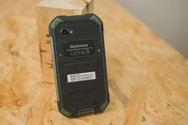 Огляд Blackview BV6000: Телефон, який не боїться води