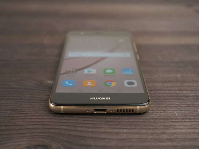 Огляд Huawei Nova: стильний смартфон з Китаю