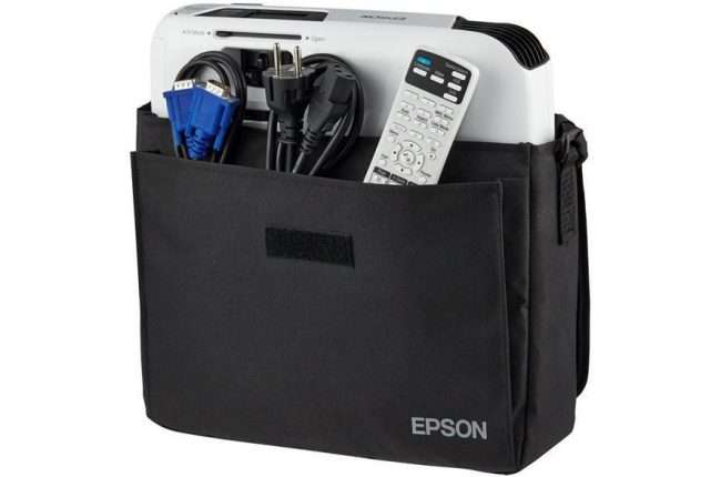 Огляд проектора Epson EB-X31: Для дому і роботи