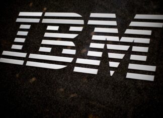 As ações da IBM despencam enquanto a IA ameaça o domínio do COBOL