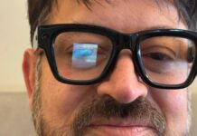 Розумні окуляри: непомітне стеження прямо перед очима