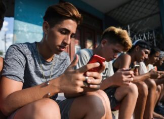 Detox Digital: Bisakah Istirahat Singkat Membalikkan Penurunan Kognitif?