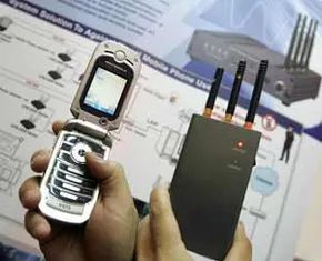 Vzestup mobilních telefonů a temné umění rušení signálu